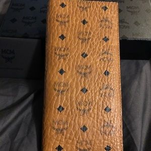 MCM Visetos Original 2 fold large wallet